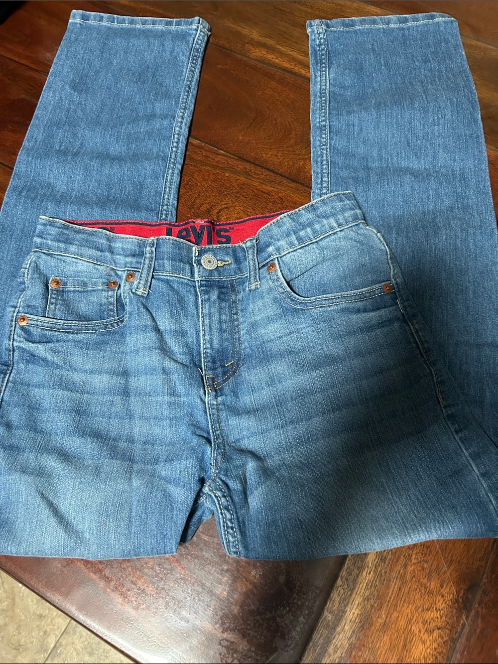Levi's menโs jeans with Red Waistband Detail